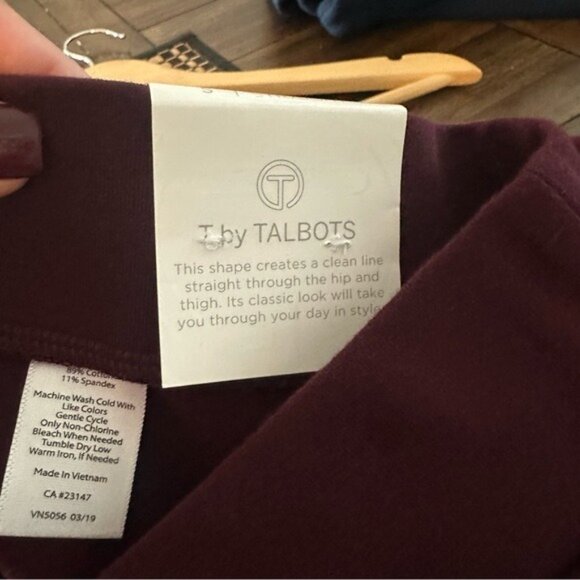 T by Talbots Burgundy Straight-Leg Pants with Zip Pockets Size Small NWT - Picture 9 of 11
